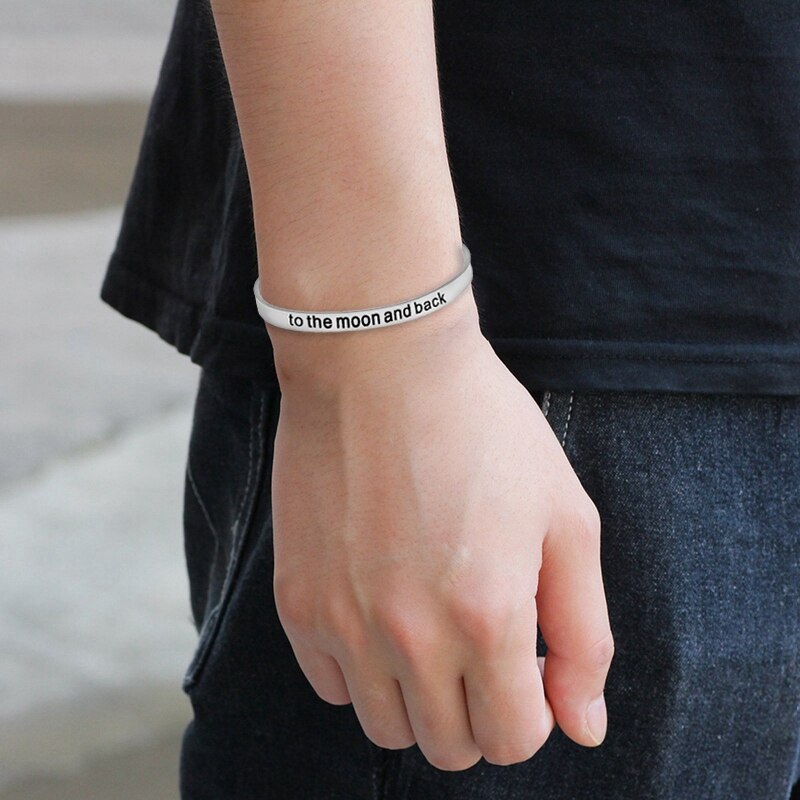 Elegante à lua e volta curvo rotulação titânio pulseira de aço