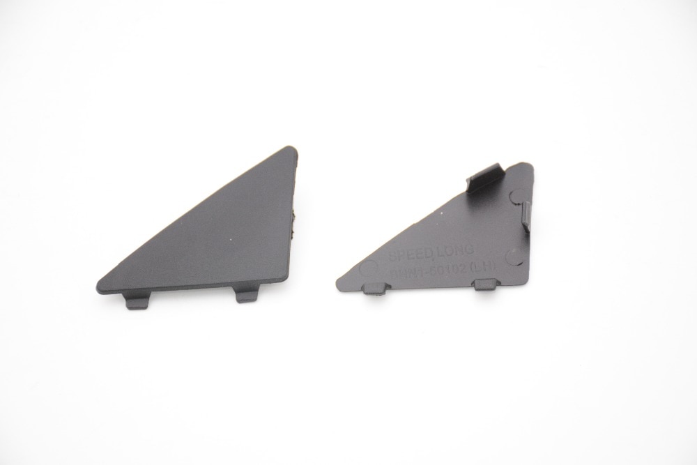 1 Pair BHN1-50-101/02 Triangle Trim Covers Front Lower Bumper Triangle Trim Caps for MAZDA 3 AXELA