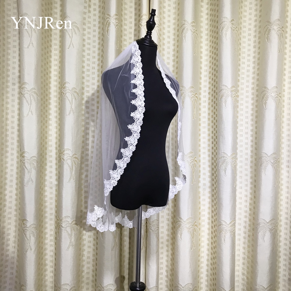 Short Tulle Bridal Veils Ivory Lace Applique Short Fingertip Length 80CM Wedding Bridal Veils With Comb