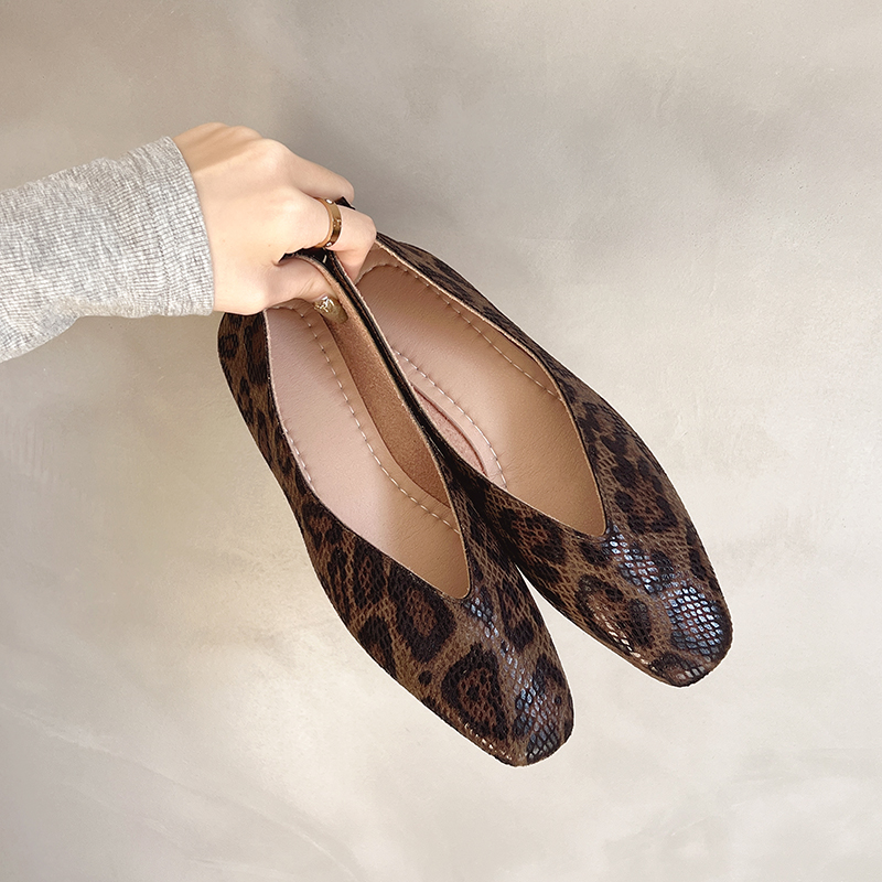 Tamaño grande 35-43 patrón de serpiente cuero Mujer punta cuadrada bailarinas poco profundas Wowen Bailarinas diario Slip on mocasines Mujer: Caqui / 38