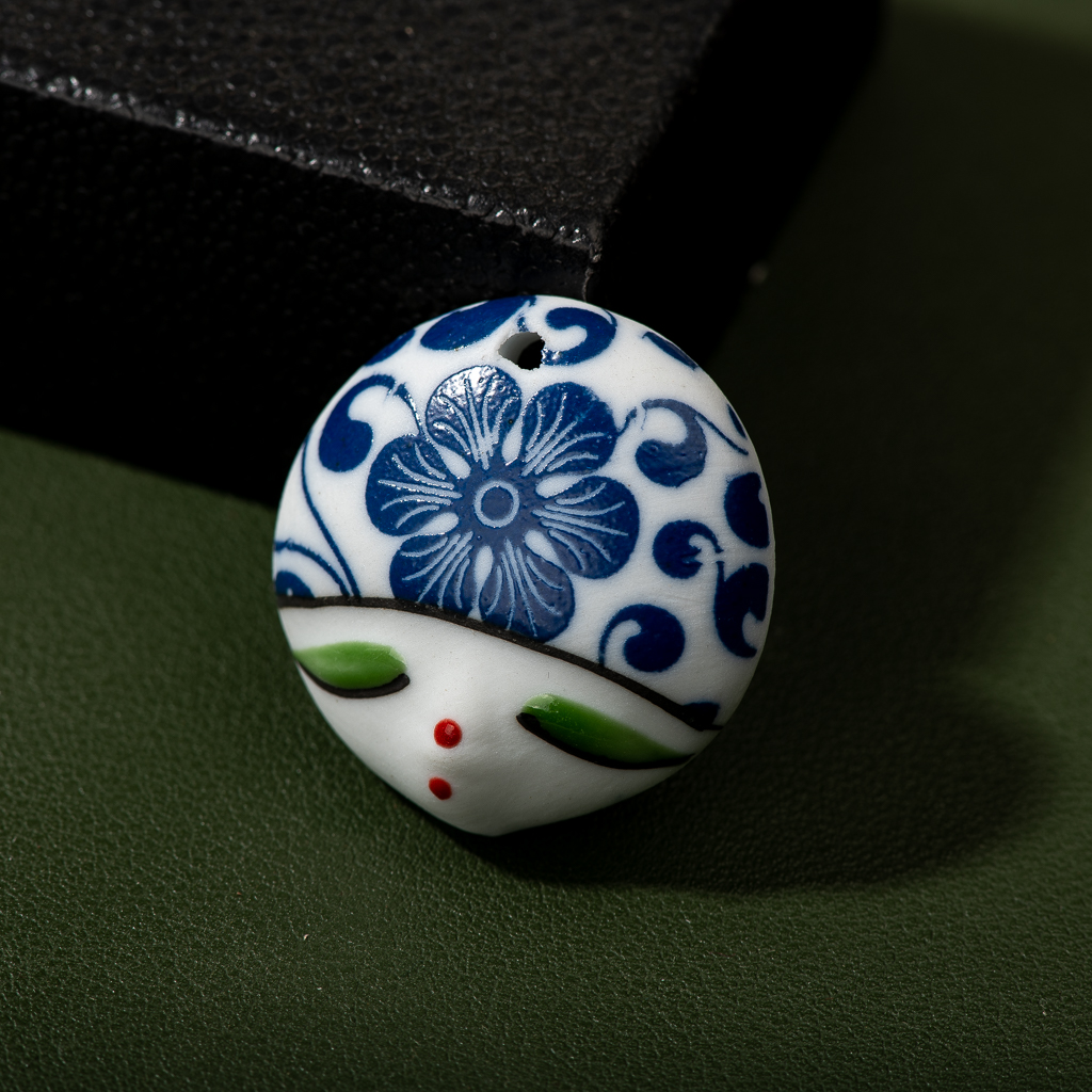Ciondolo in ceramica per il viso dipinto a mano blu e bianco Vintage ▾ porcellana bianca ad alta temperatura accessori fai da te perline Z015