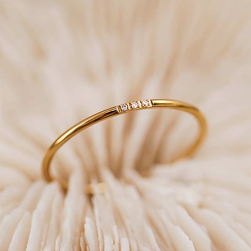 Anillo apilable de circonita pequeña pavimentada chapada en acero inoxidable, joyería fina de Color dorado