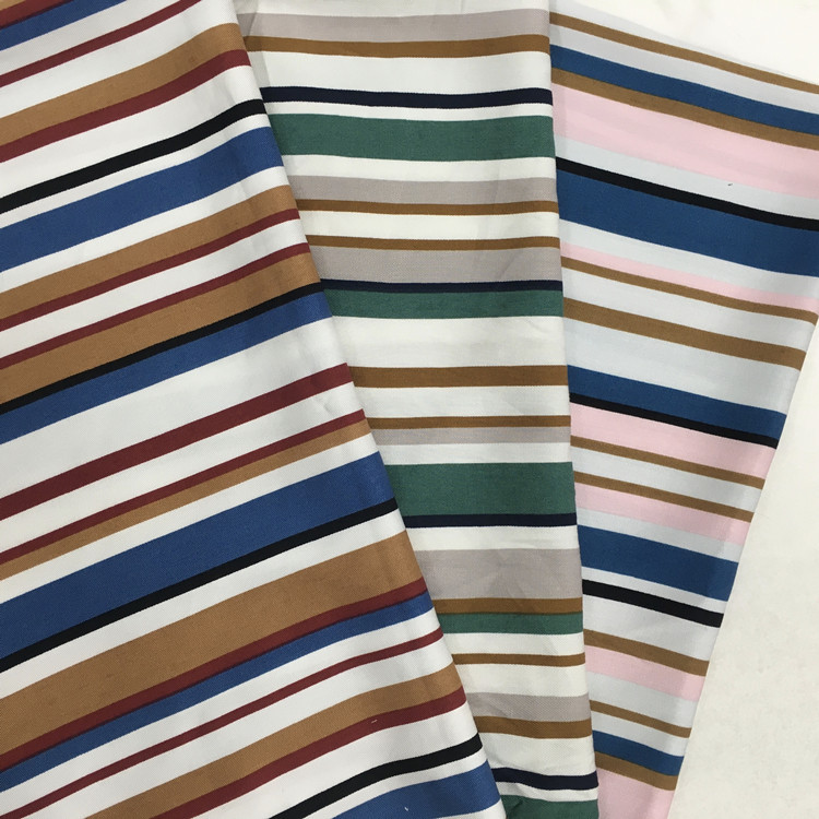 Tissu imprimé en sergé fin à rayures de couleur, 2022