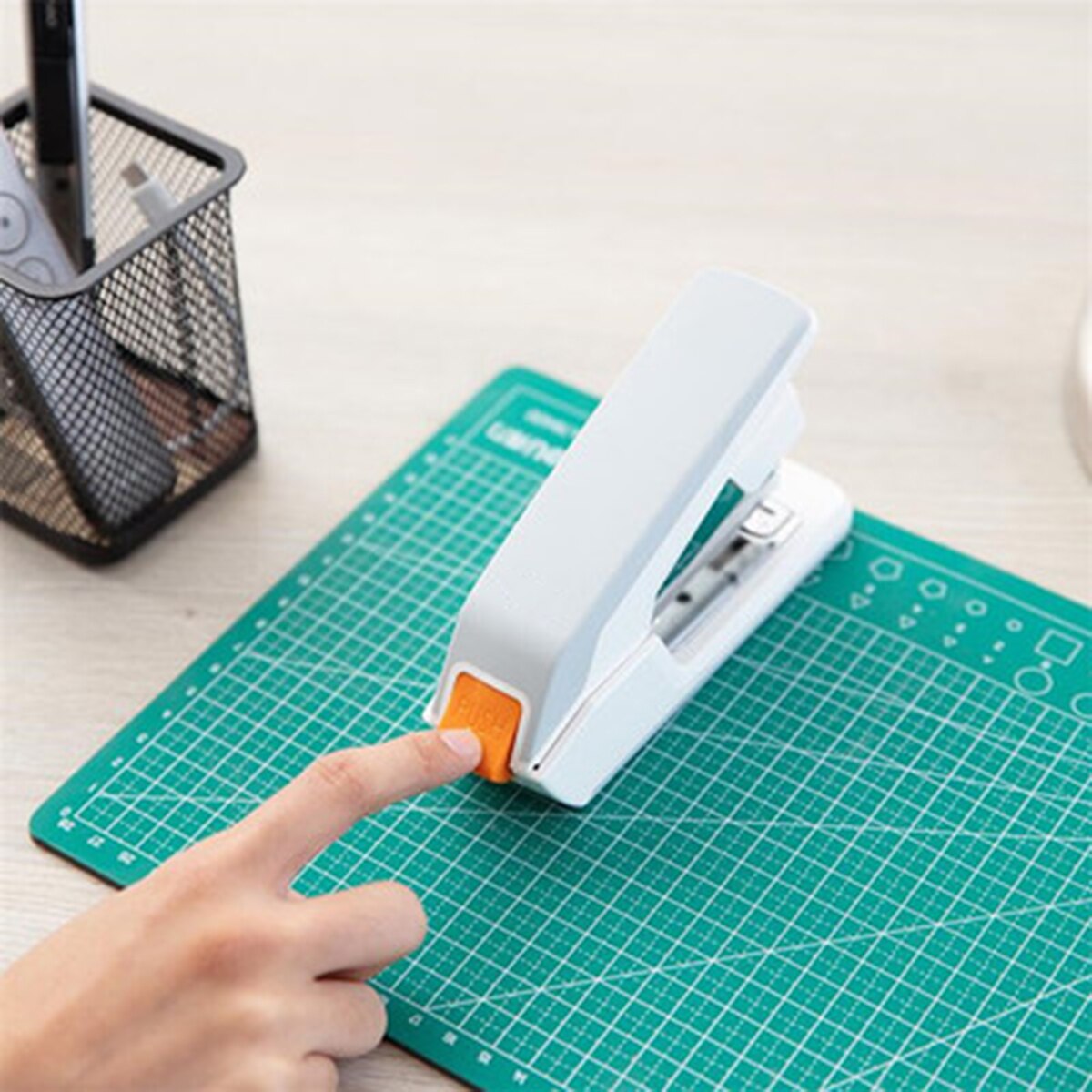 40 Sheet Capacity Stapler Easy-To-Reload Heavy Duty Stapler for Home Office School Metal Stapler staples office accessories