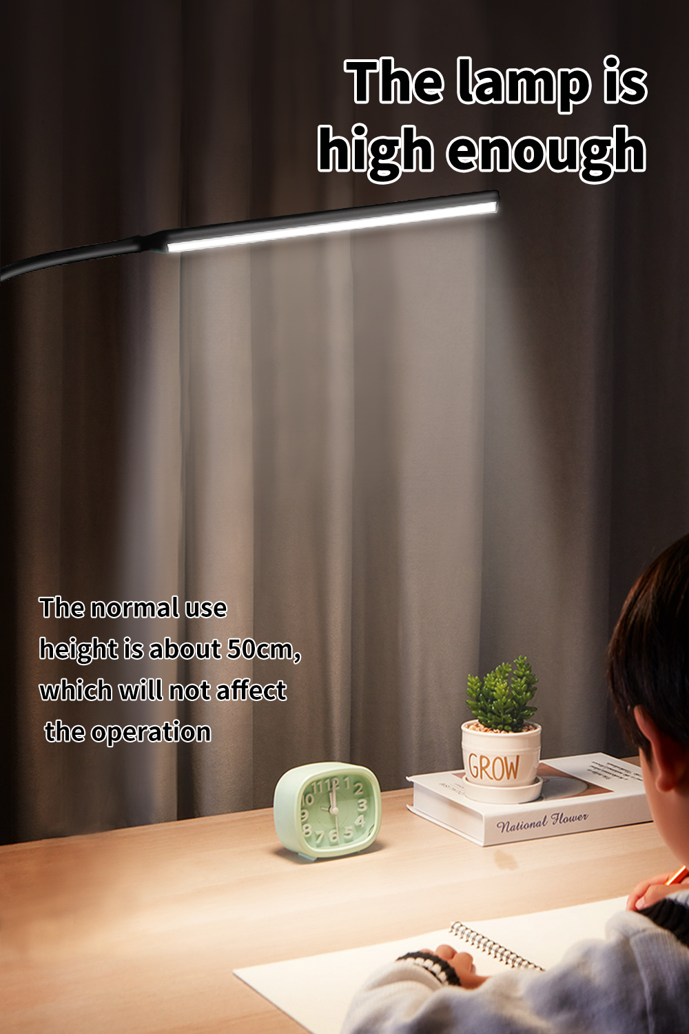 Lampada da scrivania a LED Braccio oscillante alimentato tramite USB Morsetto flessibile a collo di cigno Luce da architetto dimmerabile con 3 modalità colore per leggere e lavorare