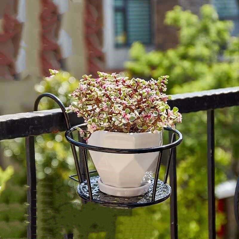 Estante de flores colgante para balcón, barandilla de estilo europeo, alféizar de ventana, soporte de maceta de hierro, accesorios de decoración del hogar: A