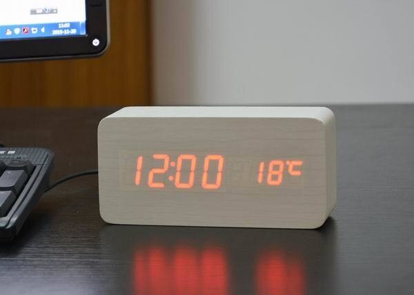 Houten houten klok, digitale klok, elektronische klok en kosten multi-color FiBiSonic wekker met thermometer: white red