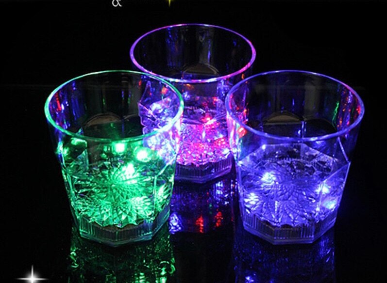 Lovers acrylic luminous cup water pouring induction shining glass magic color changing glass plastic party pub beer mug: 5