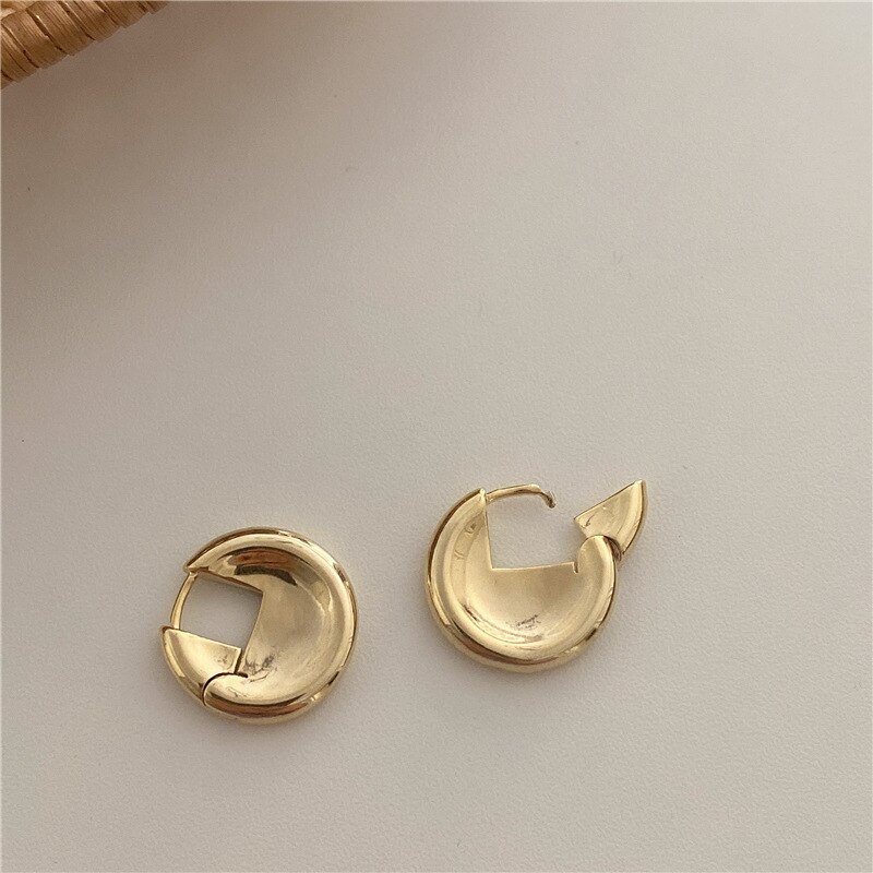 AOMU Einfache Chic Messing Metall Gold Hoop Ohrringe Vintage Runde Kreis Twisted Geometrische Ohrringe für Frauen Haken Punk Ethnische: E