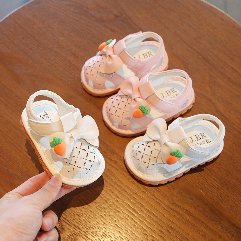 Verão sapatos de bebê meninas princesa sandálias proteção toe moda sandálias com o som 0-2 anos bebês sapatos da criança tamanho 15-19