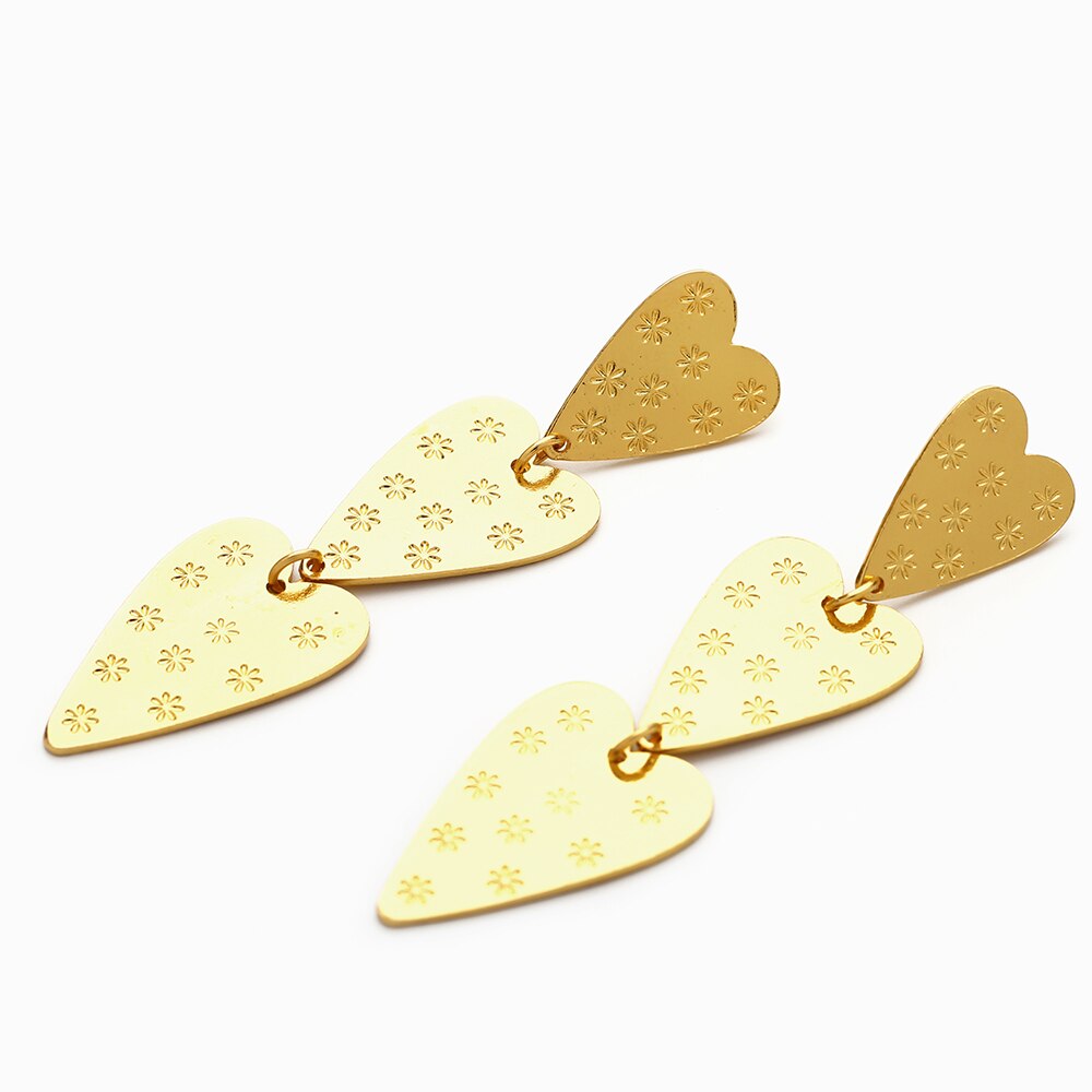 Irregular Spin Gold Heart Earrings Flower Embossing Three Heart Long Earrings Jewelry: Drop