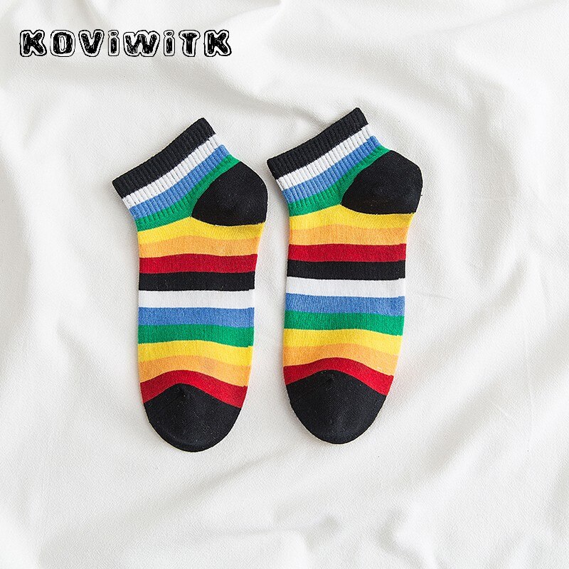 Värikkäät sateenkaari puuvillasukat lyhyet naiset raidallinen punainen sukka hauska harajuku talvi college naiset urheilu naisten nilkka sox: 3c