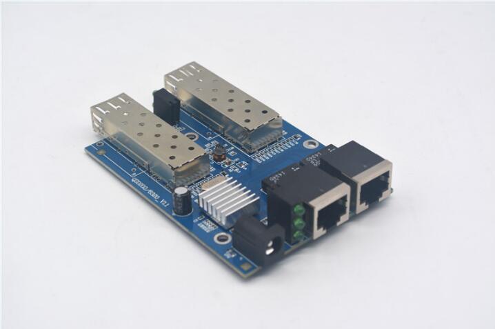 2 Giga SFP e 2 1000Mbps Tx Porta interruttore in Fibra media convertitore bordo del PWB