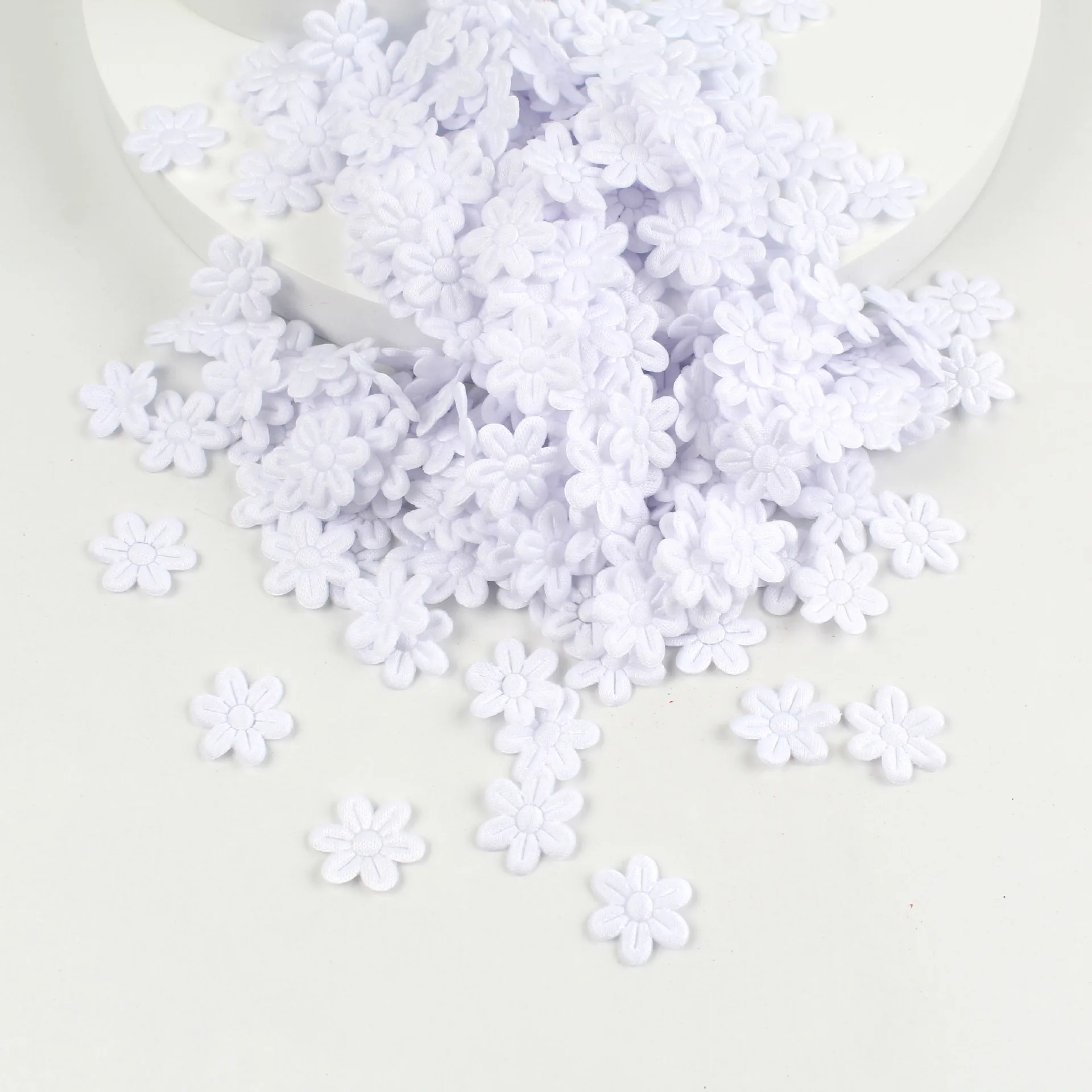 100 stücke sechs blättrige Blume Filz Stoff Prägung DIY NäHenne Handwerk Haarnadel Hand gefertigte Materialien Stoff Flecken Hochzeit Wohnkultur: Armee Grün