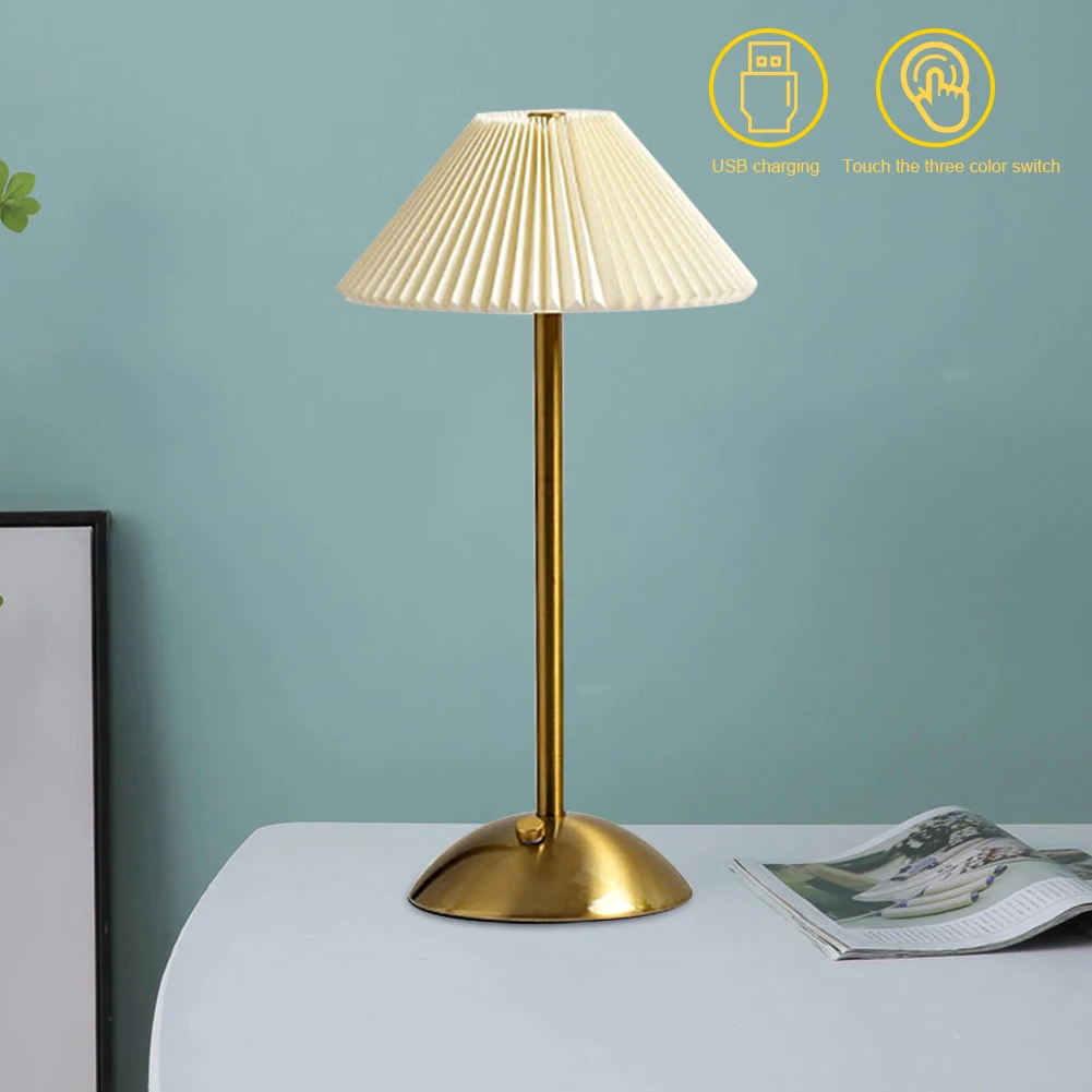 Nordische plissierte Tisch lampe mit Holz sockel Kunst Atmosphäbetreffend Lampe USB Aufladung modernen Stil für Schlafzimmer Wohnzimmer Dekor