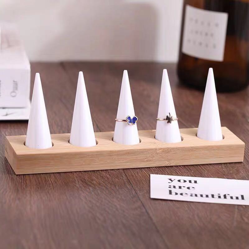 Natural Wood Cone Shape Finger Ring Stand Jewelry Display Holder Showcase Display Stands Rings Bracelet Jewelry Tray