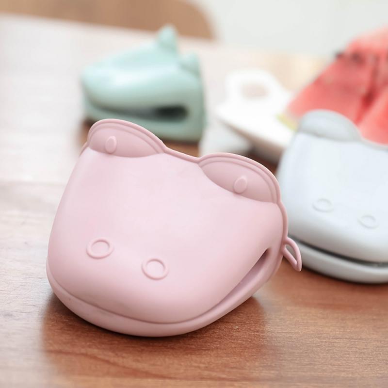 2Pcs/Set Non Stick Anti-slip Crocodile Pig Silicone Heat Holder Cooking Baking Oven Mitts Cute Gloves Bakeware Kitchen Tools