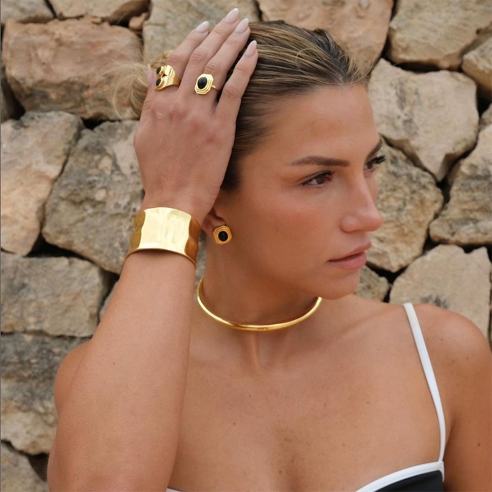 Uworld Getextureerde Gouden Manchet Verguld Roestvrij Staal Verstelbare Bangele Armbanden Voor Vrouwen Opvallende Minimalistische Sieraden