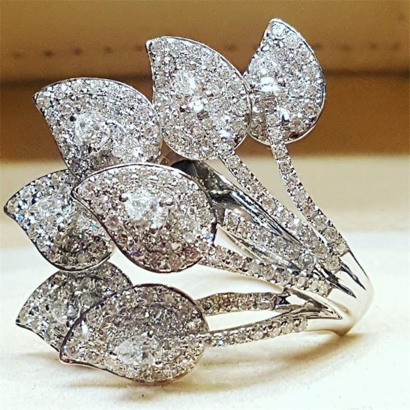 Mode Bruiloft Belofte Ringen Voor Vrouwen Sieraden Volledige Rhinestone Leaf Ring Vrouwelijke Bloem Crystal Vintage Ring Dames Partij Ringen