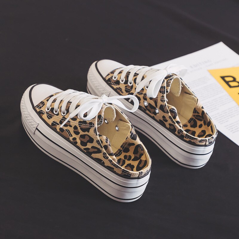 Forår hvide platform sneakers kvinder sko tyk sål snøre flad åndbare høje hæle fritidssko canvas sneakers leopard