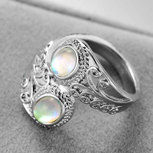 Nuovo Stile Retro di Colore Argento Anello di pietra di Luna Femminile Regolabile Esagerato Intagliato Punk Anelli di Stile per Le Donne Ragazze Regali D'epoca