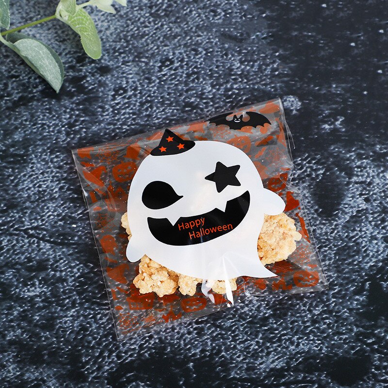 50/100 kpl halloween karkkipussi keksipusseja keksejä välipala muovipakkauspusseja halloween-juhlien sisustustarvikkeita: B / 50pc