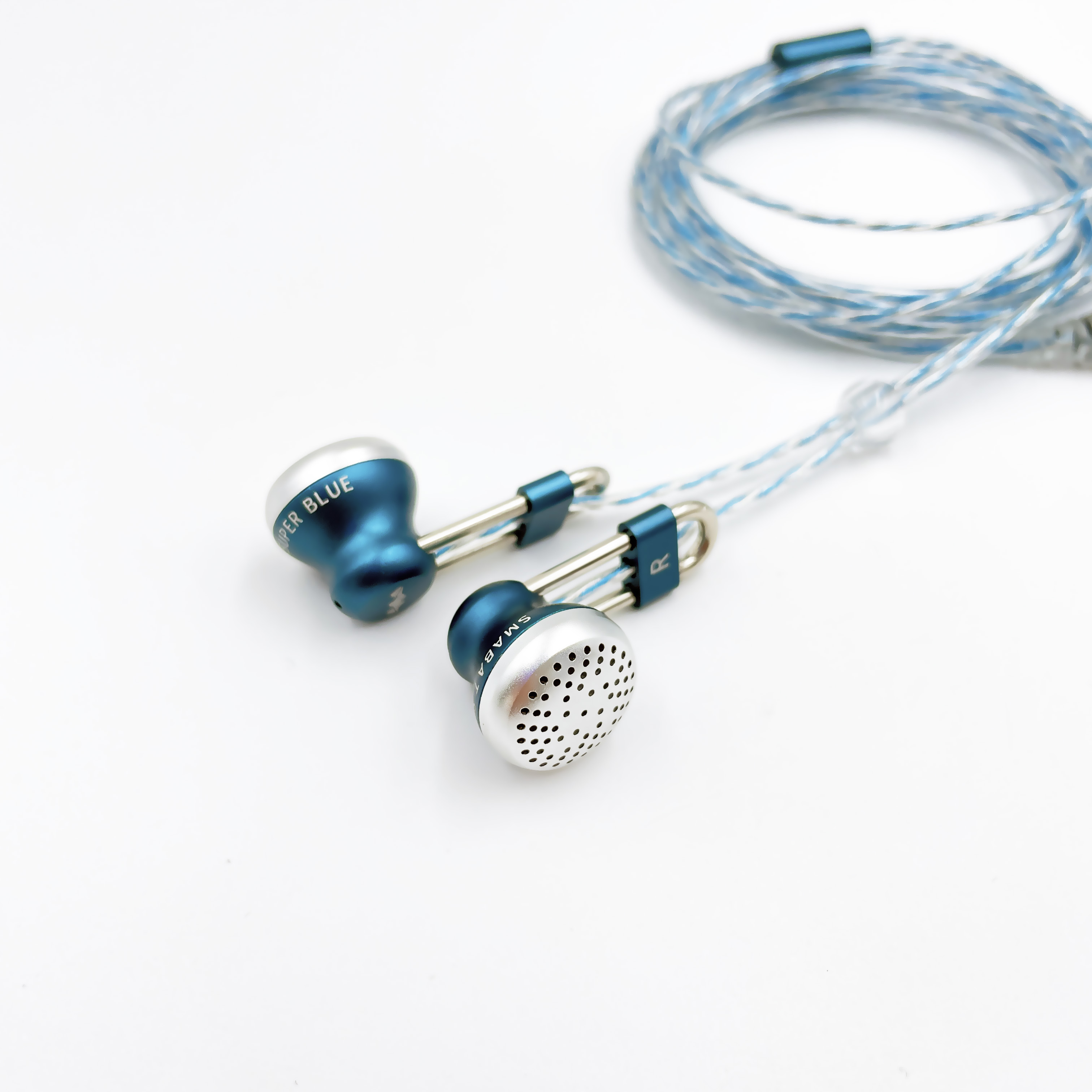 Ultra Blue In-Ear Headphones Comfortable to wear firm high sound labyrinth acoustic structure Wired open hifi music