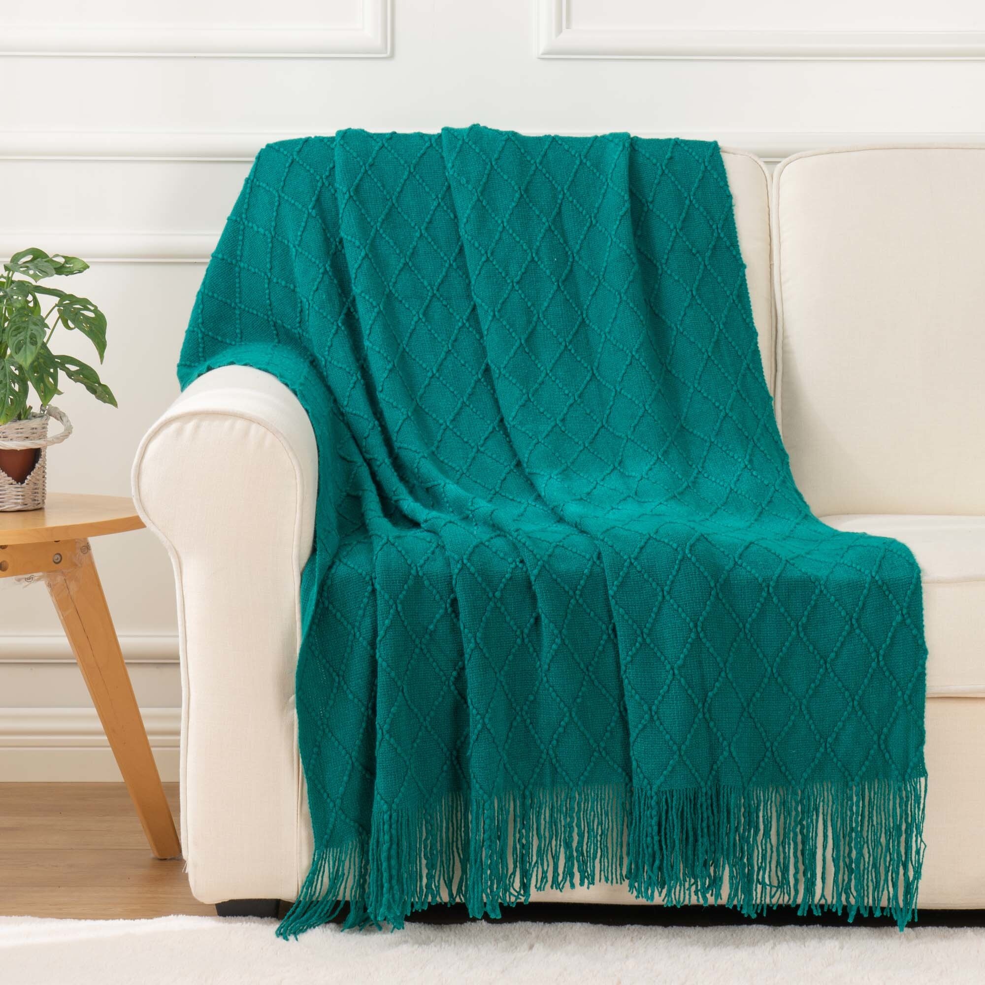 100% Acrylic Knitted Blanket Soft Red Throw Blanket with Tassels Cozy Light Solid Color bedding Blanket: Emerald / 127x152cm