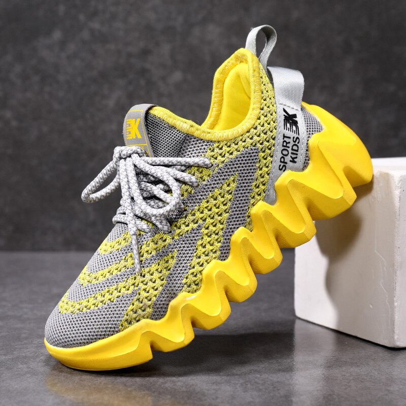 Children's fashionable and cute little yellow duck sports shoes, running shoes for small, middle and university students