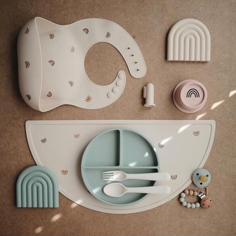 Juego de vajilla antideslizante para bebé, plato de silicona suave con ventosa, taza, baberos, cuchara y tenedor, sin BPA, 4/6/8 piezas platos platos para bebé