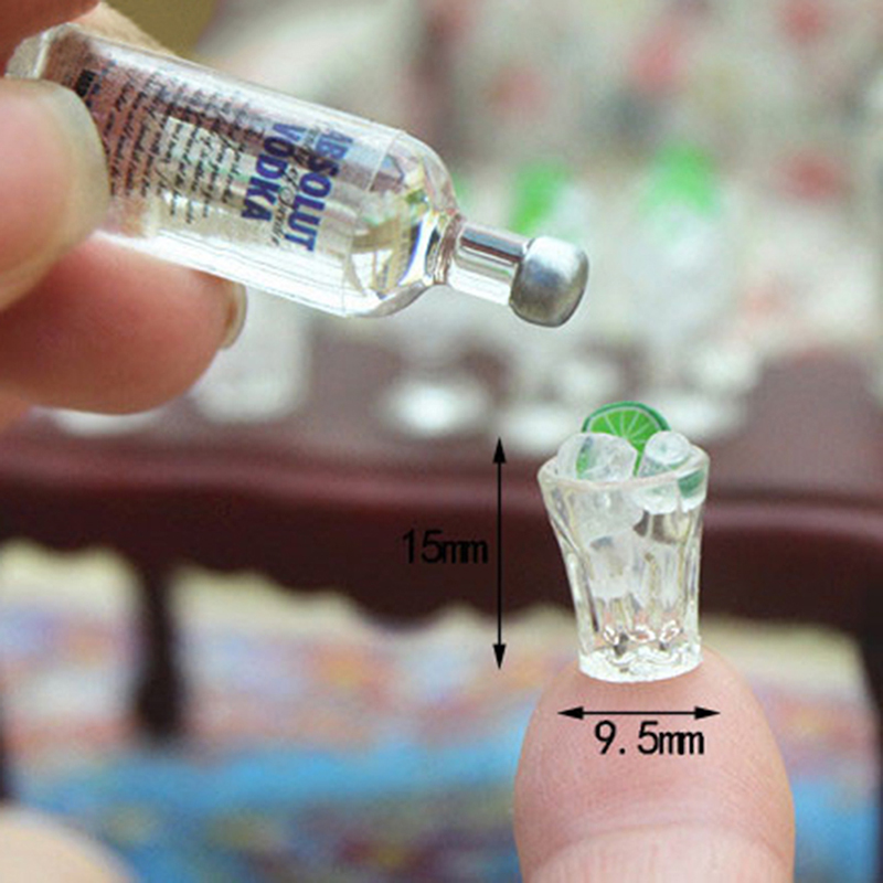 2Pcs Model Miniature Food Mini Glass Cup + Ice Cube Simulation Goblet Cup Model Toy Doll House Decor Kitchen Toy