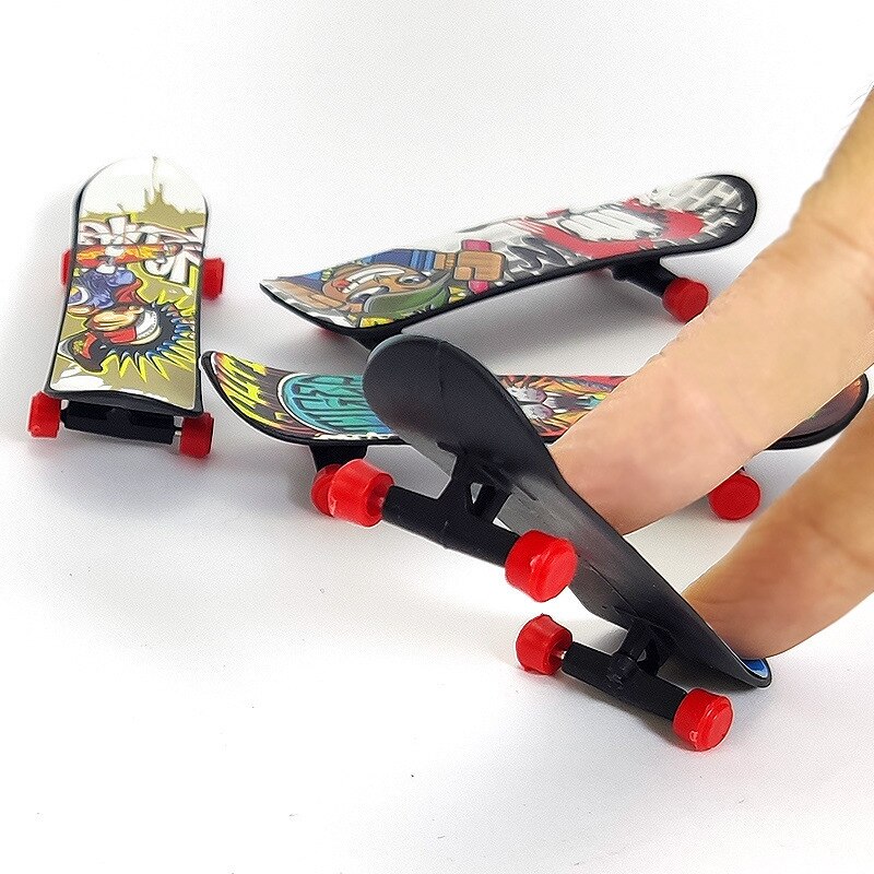 1PCS Cute Party Favor Kids children Mini Finger Board Fingerboard Alloy Skate Boarding Toys