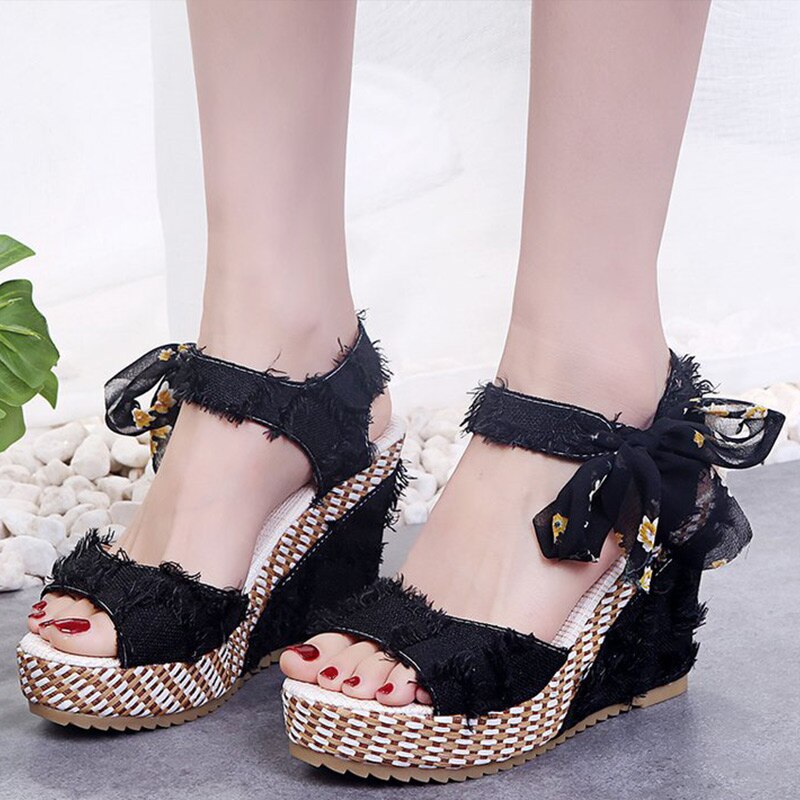 Damen Keil Offene spitze Kurze Plüsch Sandalen Sommer Schuhe Neue Frau Gemischt Farbe Knöchel Gurt Plattform Schuh Weibliche Sandale