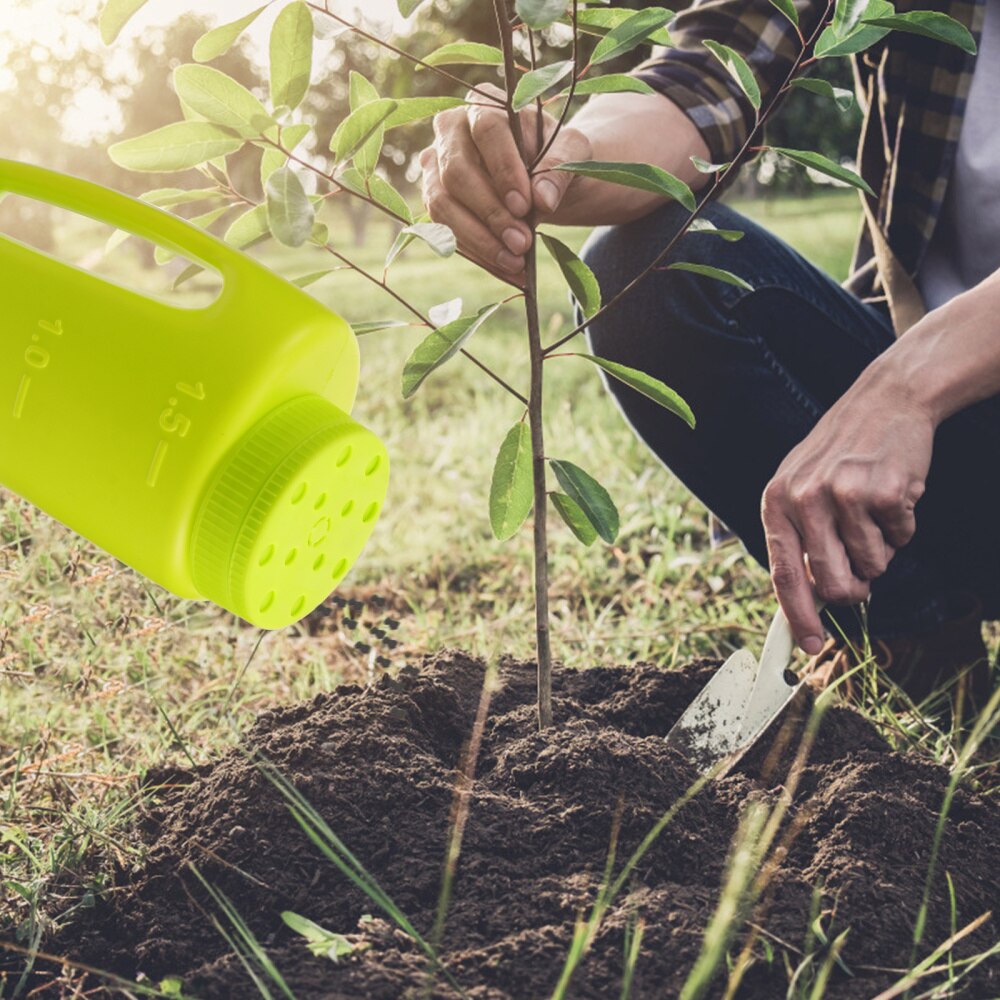 2L Handheld Spreader Salt and Spreader Melt Salt Dispenser for Lawn Garden