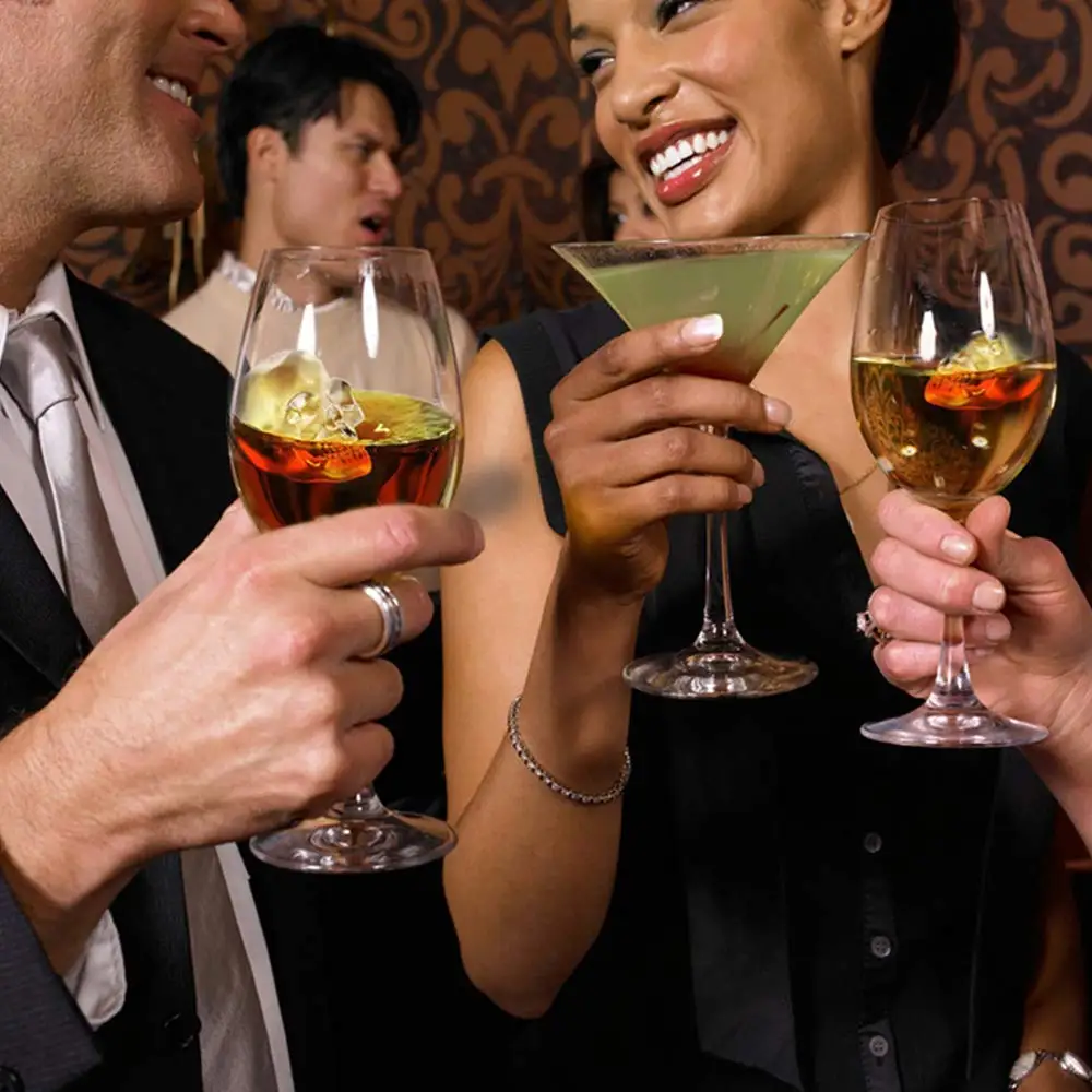 3D Skull Ice Cube Tray, Silicone Ice Maker Molds with Funnel, 4 Cavity Ice Cube Tray for Ice Cream & Party