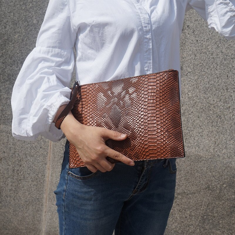 Nigedu 3d python mønster kvinder kobling taske fest kuvert koblinger til damer tegnebog gratis kort taske håndtaske: Brun