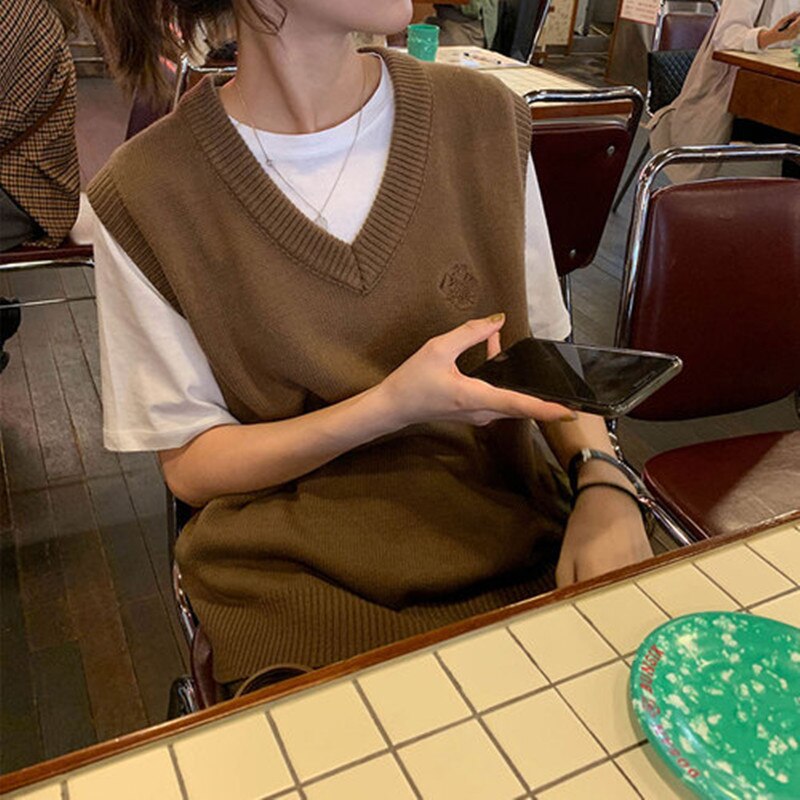 Chaleco de punto holgado sin mangas bordado de estilo colegial japonés, 8 colores , chaleco, suéteres de punto para mujer (X1135): coffee