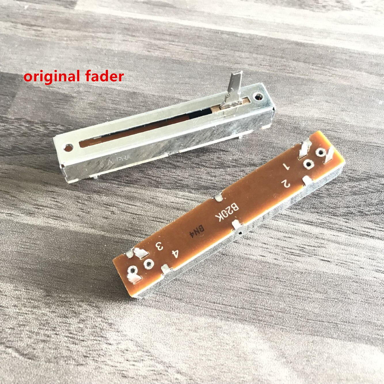 2PCS Original FADER DDJ SR SX WeGO2 XDJ R1 DDJ-SX DDJ SX 418-S1-701-HA / 418-PDJ33-672: original fader