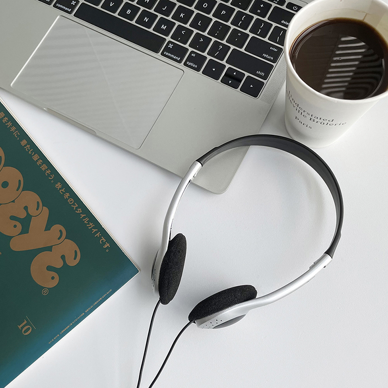 1 stks Retro Klassieke Headset Muziek Mp3 Walkman Retro Gevoelens Draagbare Bedrade Kleine Koptelefoon Sport Mode Foto Props