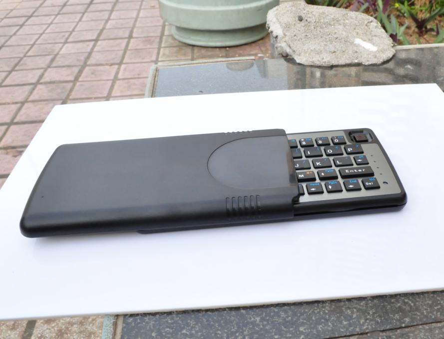 3-IN-1 Mini Wireless bluetooth touchpad Mouse Handheld Keyboard Combo for PC/Mac/Android /Smart Tv / Raspberry Pi 3 Windows