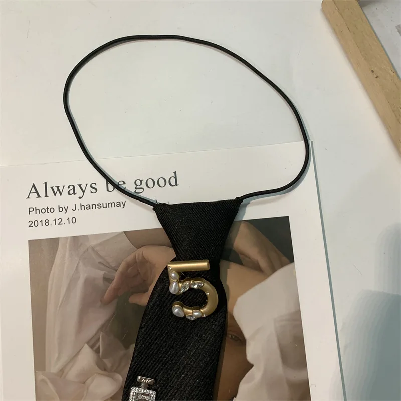Dames nr. 5 zwarte kraag stropdassen Lady Cool Personality Trend decoratieve geruite vlinderdas