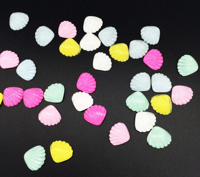 25 stks Handgemaakte Glitter Shell Hars Decoratie Glitter mix verschillende kleuren Cabochon Regenboog Shell plaksteen hars cabochon