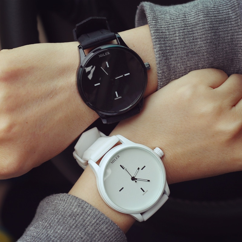 Eenvoudige Zwart Wit Quartz Horloges Vrouwen Minimalistische Siliconen Band Horloge Grote Wijzerplaat Vrouwen Mode Creatieve Horloge