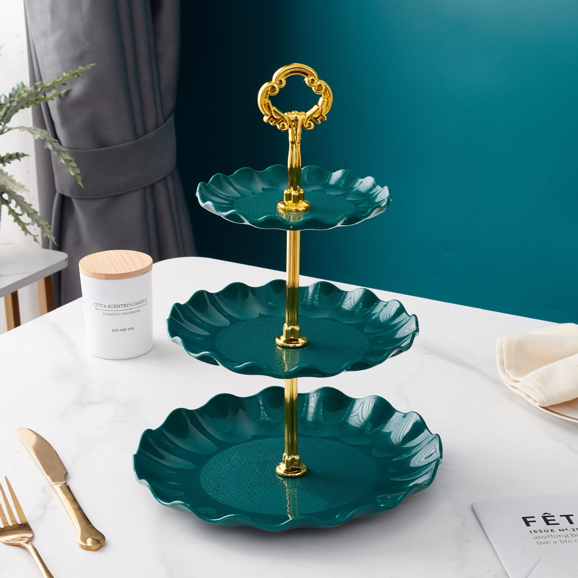 European Three-layer Cake Stand Wedding Party Dessert Table Candy Fruit Plate Cake Self-help Display Home Table Decoration Trays