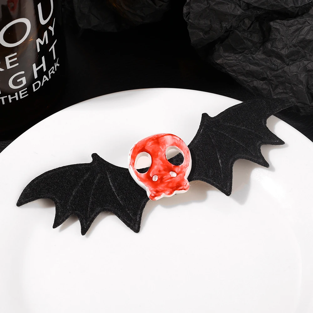 4 st halloween svarta fladdermushårspännen  y2k gotiska dödskallehårspännen punk fladdermus djävulsvinge bobby pin flickor harajuku mörk lolita huvudbonad: Lavendel-