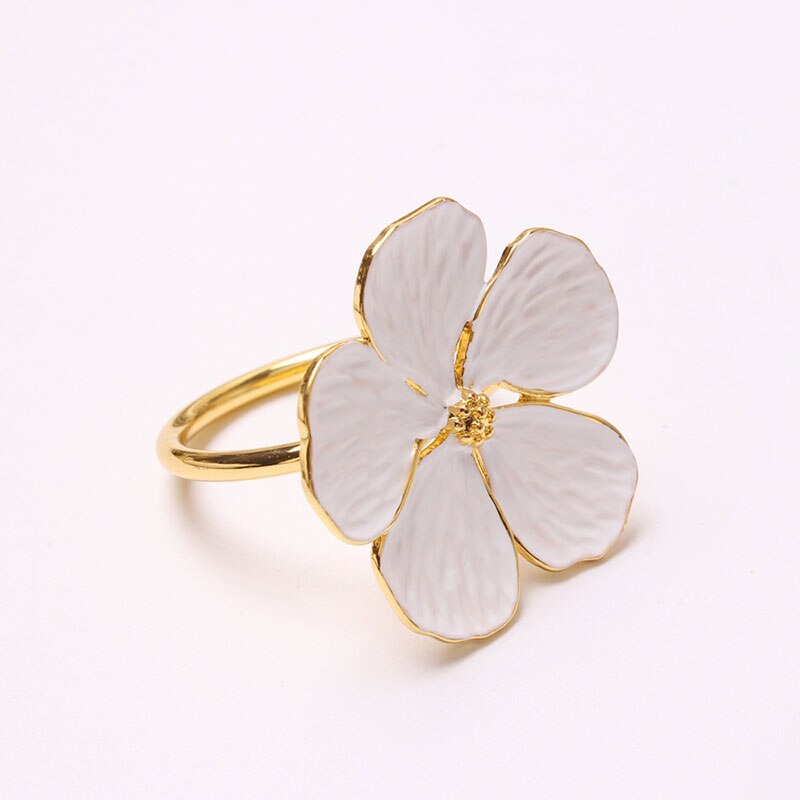 1Pcs 5*4Cm Witte Bruiloft Eenvoudige Plum Servet Servet 5 Bloemblaadjes Geluk Bloem Servetring Servet Ring