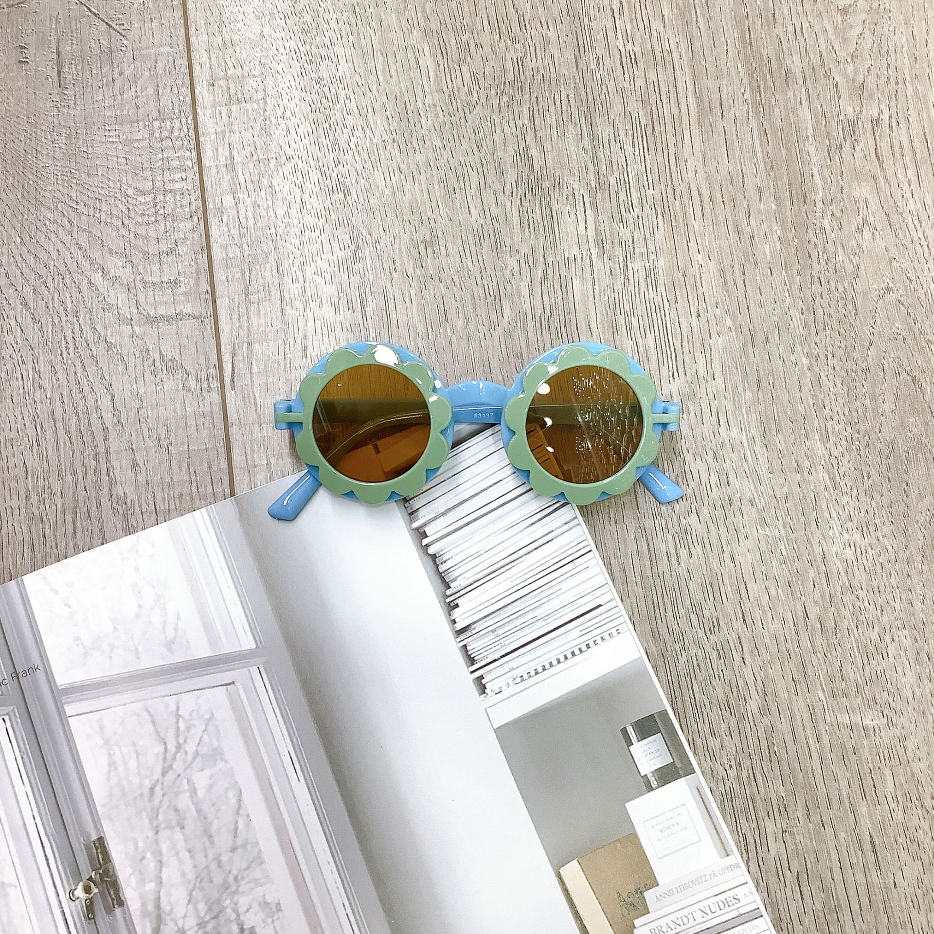 Gafas de sol con forma de flores para niño y niña, lentes de sol redondas a la , Vintage, protección UV, clásicas, 2022: Azul