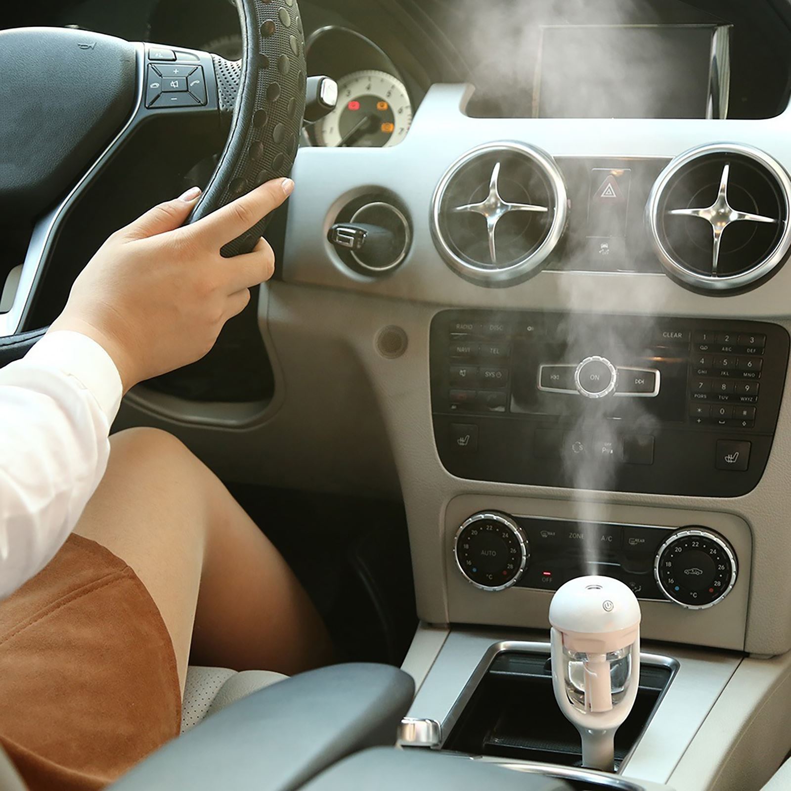 Car Air Humidifier 12v Touching Button Safe Compact Aromatherapy Diffuser Car Fogger Cool-Mist Maker Aromatherapy Machine