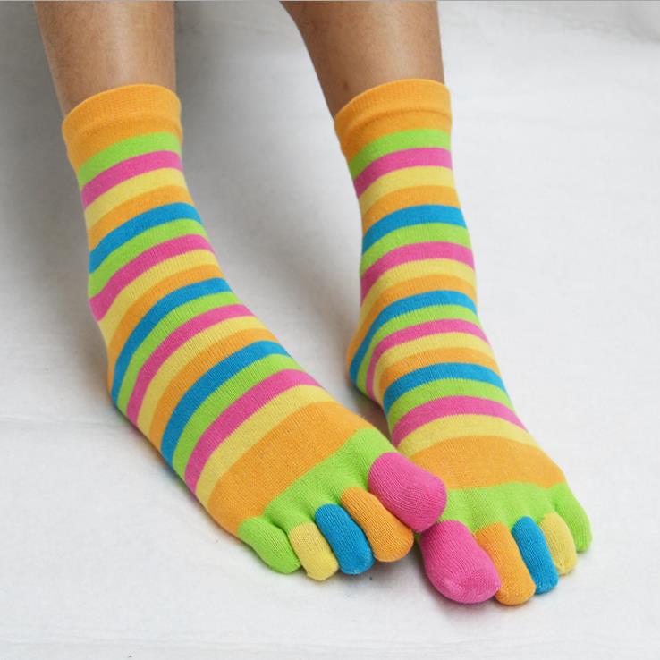 Chaussettes à rayures amusantes pour femmes, chaussettes en coton à cinq doigts, chaussettes décontractées et douces avec orteils, chaussettes colorées 5 couleurs 35-39: Jaune