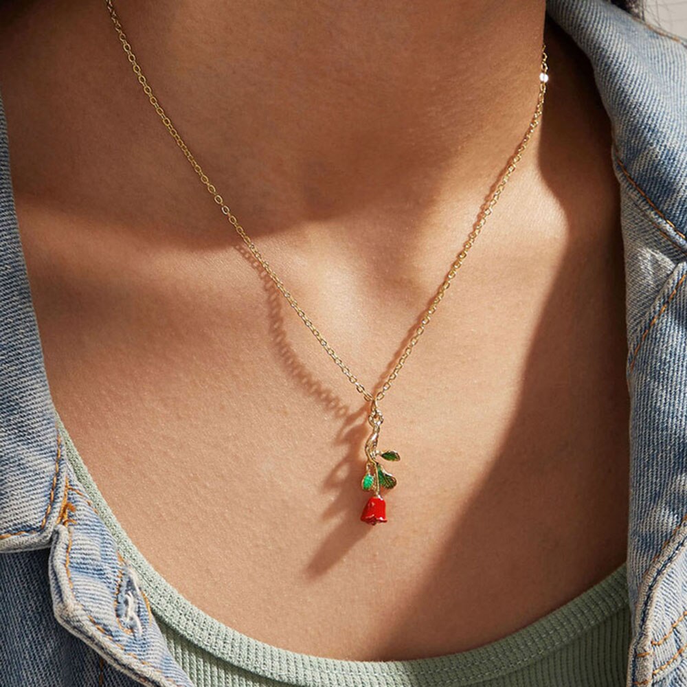 Modyle Red Rose Flower Pendant Necklace for Women Vintage Boho Botanical Necklace Glamour Party